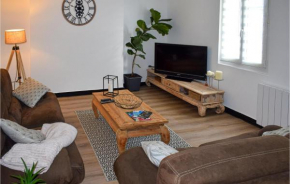 Amazing apartment in Angoulême with WiFi and 2 Bedrooms
